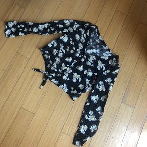 Adorable H&M flower top